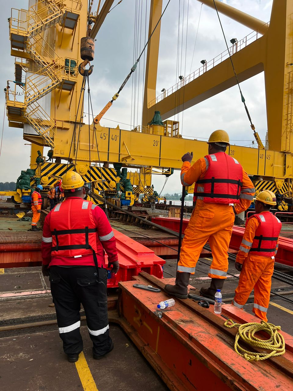 Offloading 2unit STS at Johor Port Berhad